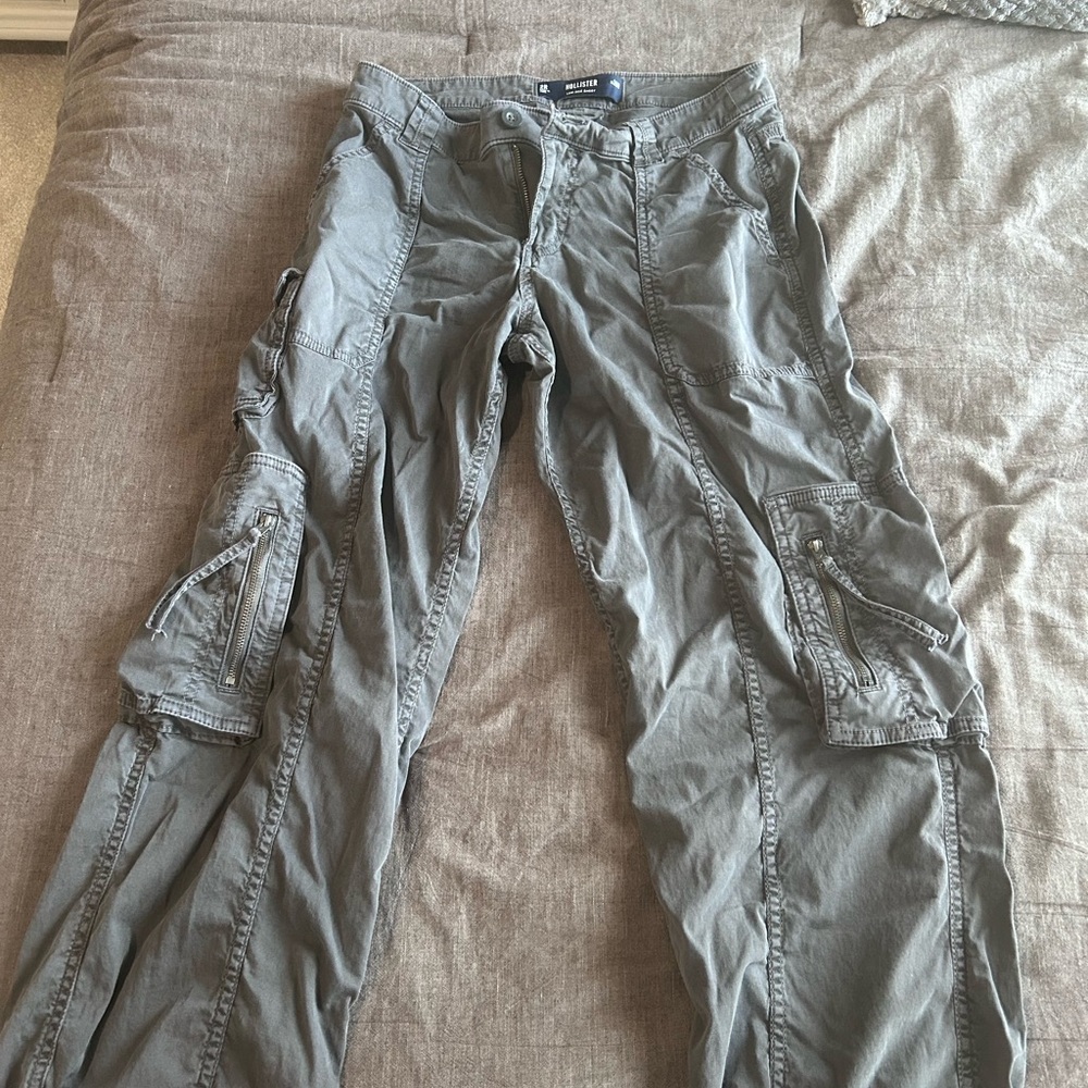 Hollister women's Cargo Pants in Gray